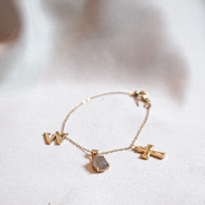 pet hair gold bracelet w/ 4 claw pawdant & charms | 鍍金手鍊寵物毛髮吊墜配字母十字架吊飾